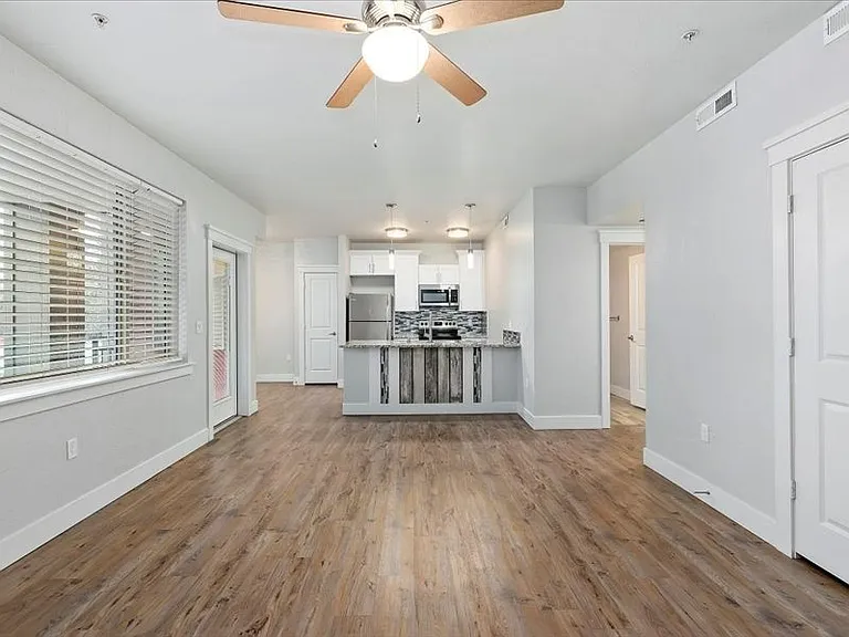 2x1 Living Room