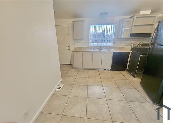 2nd image of 1121 Xanthia St #1121