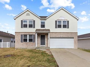 968 Koenig Dr, Godfrey, IL 62035