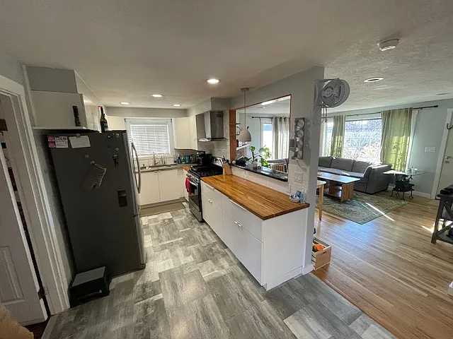 2174 Broadway St NE — Photo 5