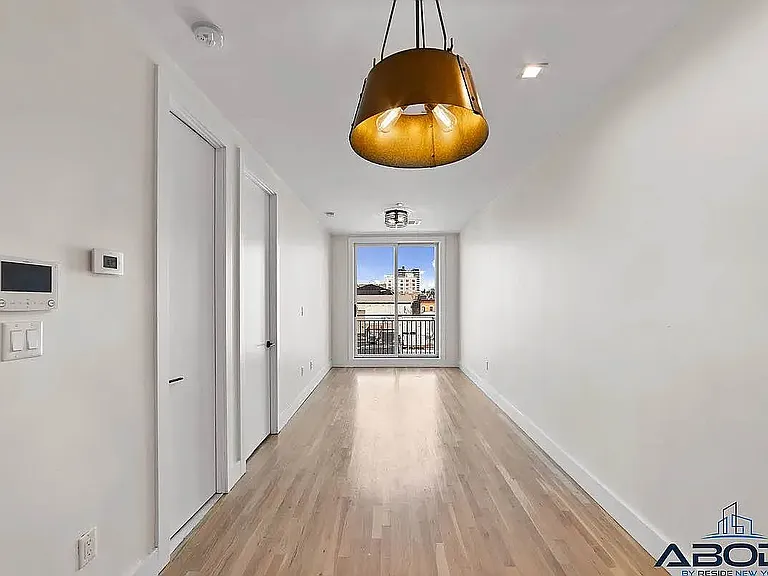 153 Erasmus St #2R — Photo 6