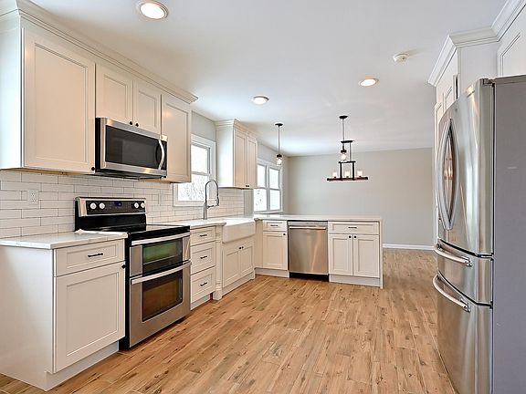 5th image of 7630 Huron Dr