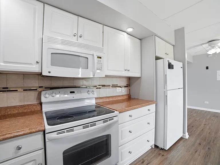5125 Blodgett Ave #510 — Photo 8