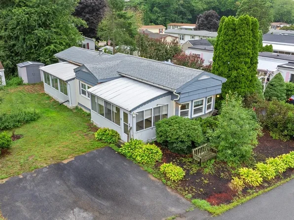 33 Hilltop Rd, Plainville, MA 02762