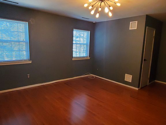 5th image of 1404 Sara Cir