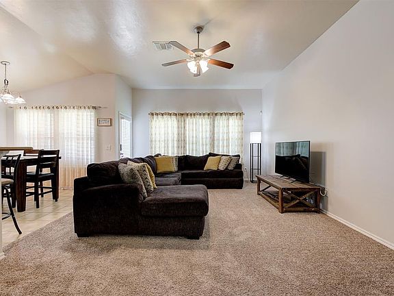 5th image of 805 Beechwood Way