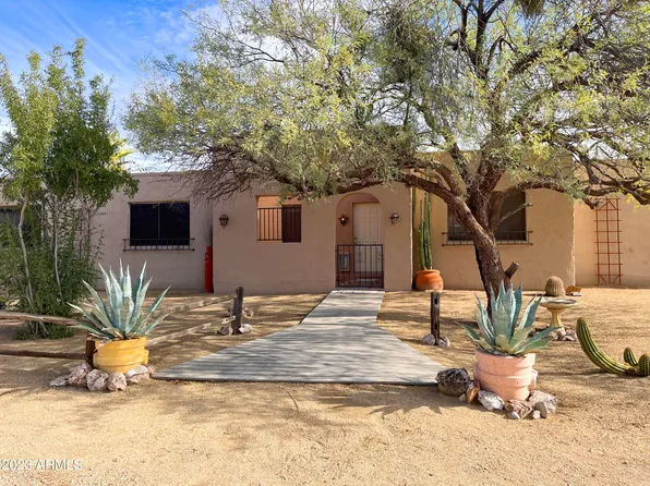 135 E MINGUS Road, New River, AZ 85087