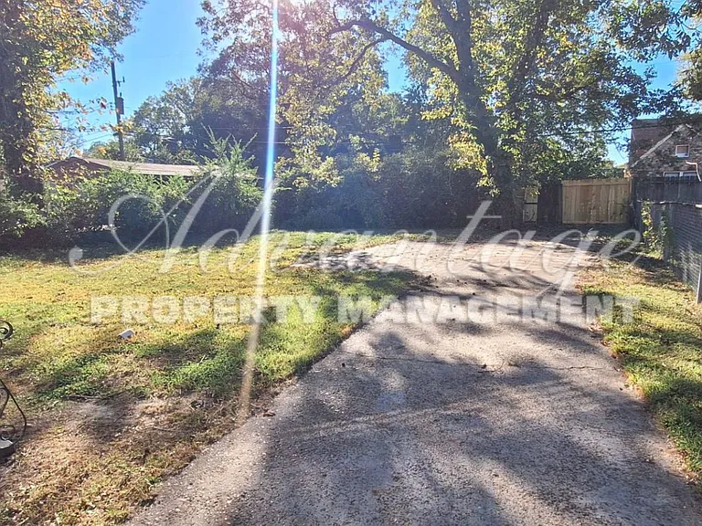 859 Biggs St — Photo 19