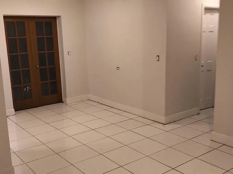 2813 Acapulco Dr — Photo 3