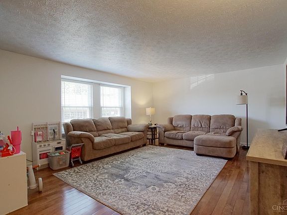 5th image of 10954 Barrington Ct