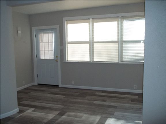 2nd image of 3840 Baytree St