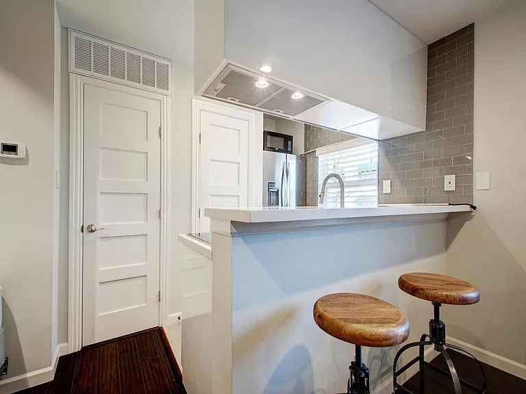3110 Red River St #306 — Photo 4