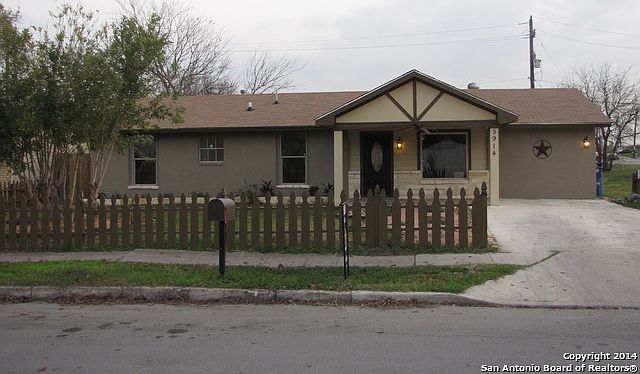 1st image of 5914 Castle Hunt Dr