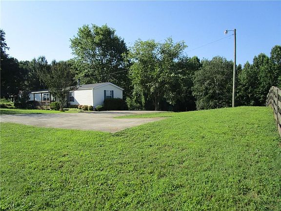 3rd image of 6698 Clermont Hwy