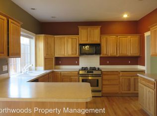 3346 Falcon Dr, Springfield, OR 97477