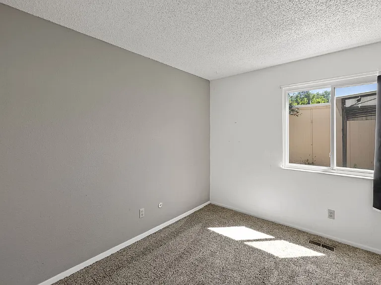 826 San Antonio Pl — Photo 20