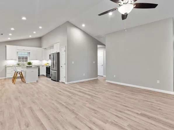 5 River Oak Dr, Staunton, VA 24401