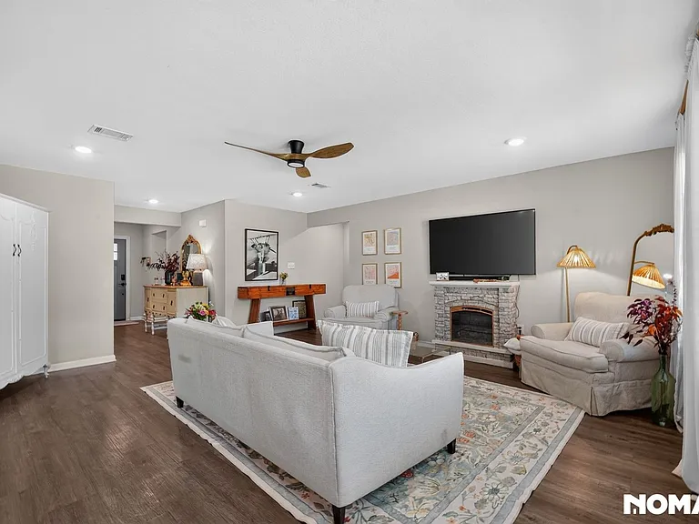 1008 Enclave Cir — Photo 8