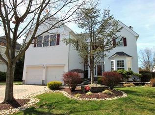 45 Larkspur Dr, Dayton, NJ 08810
