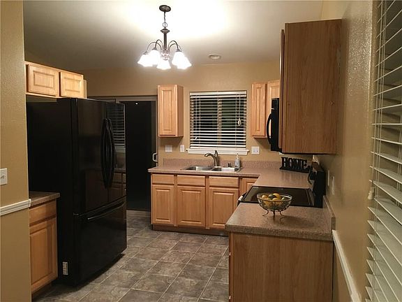 3rd image of 4448 Lux Ave