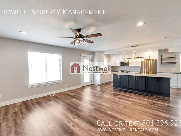 35 E Water Ln — Photo 4