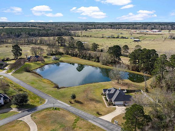 4th image of 120 Deercrest Dr