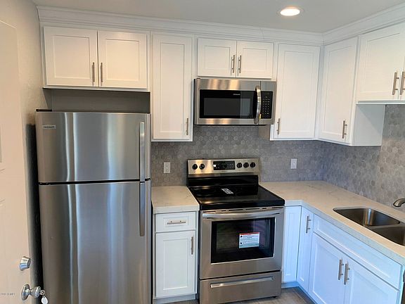 2CBB394E-35F1-43FA-8111-6102A622681A