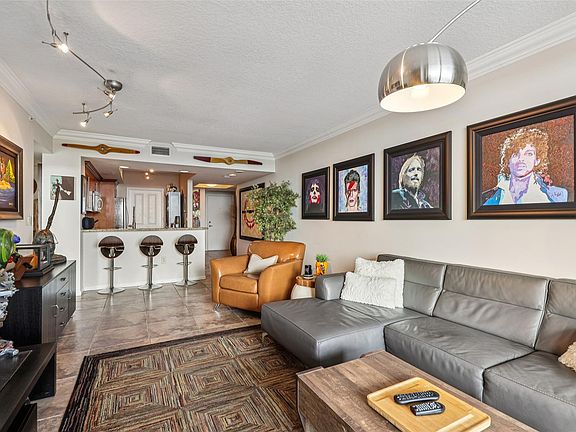 5th image of 401 SW 4th Avenue #1602