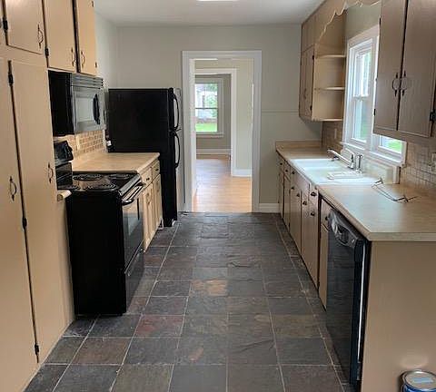 5th image of 1518 3rd Ave