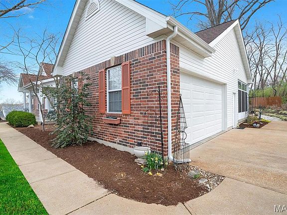 5th image of 496 Highland Ave