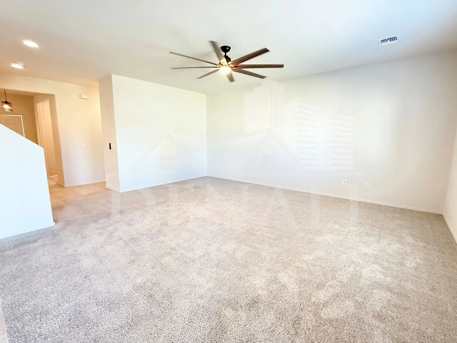 4 bed, 2.0 bath, 2385 sqft, $1,895 — Photo 4