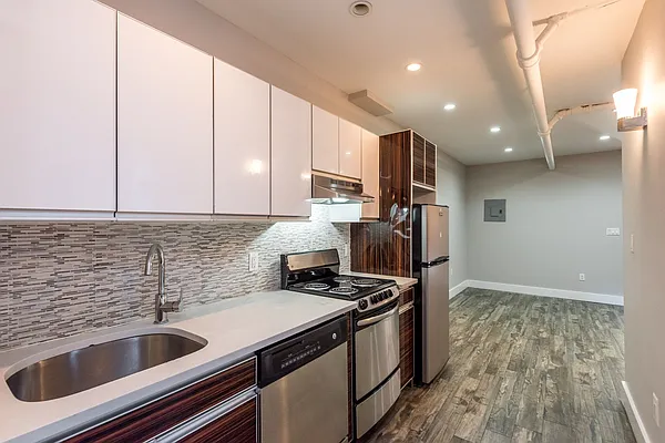 Rented by Nooklyn NYC LLC | media 32