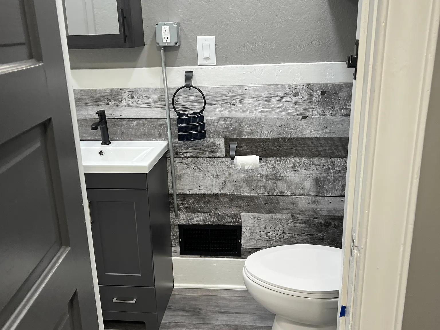 1210 Main St — Photo 3