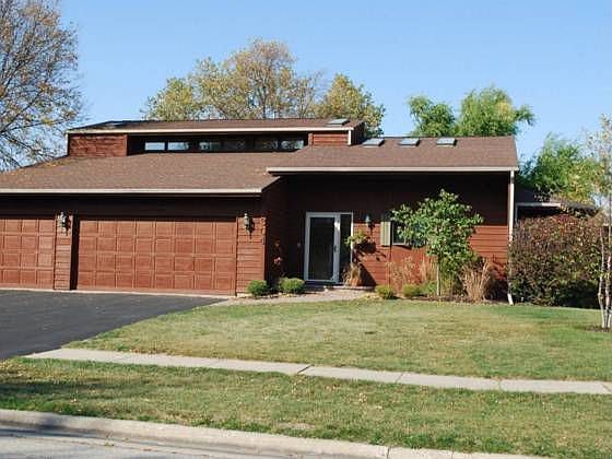 1st image of 1304 Albany Ln