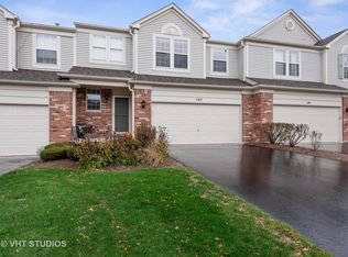 587 Woods Creek Ln, Algonquin, IL 60102