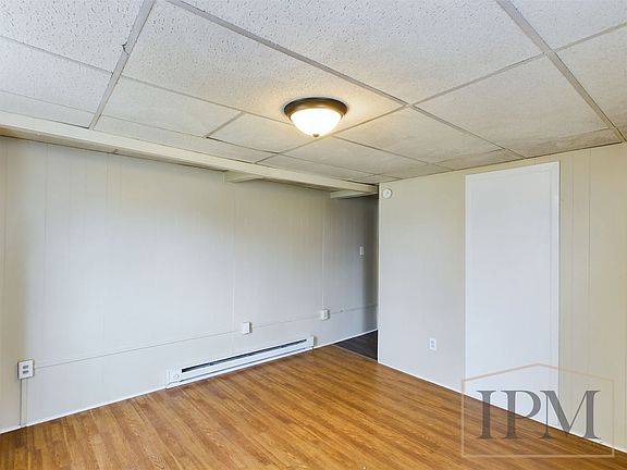 4th image of 644 W Market St