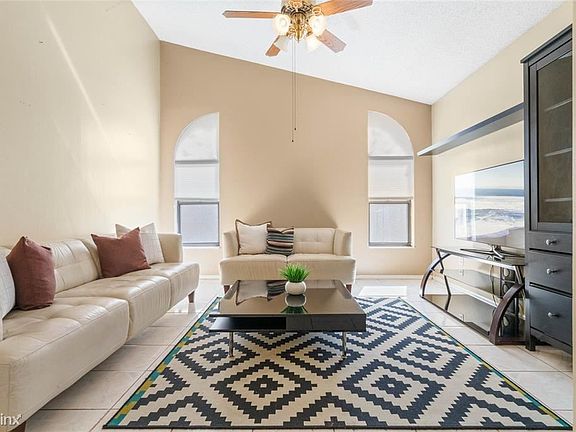 2nd image of 2642 Wyman Cir
