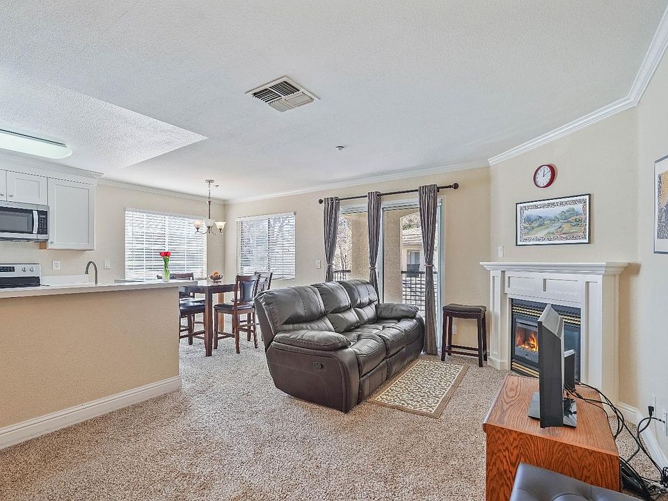 1st image of 2001 Eastwood Drive #16