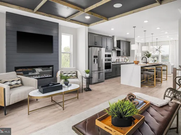 2725 Light St, Baltimore, MD 21230