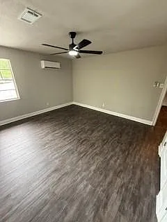 4 bed, 2.0 bath, 3000 sqft, $1,650 — Photo 4