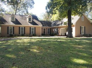 2212 Ashford Dr, Albany, GA 31721