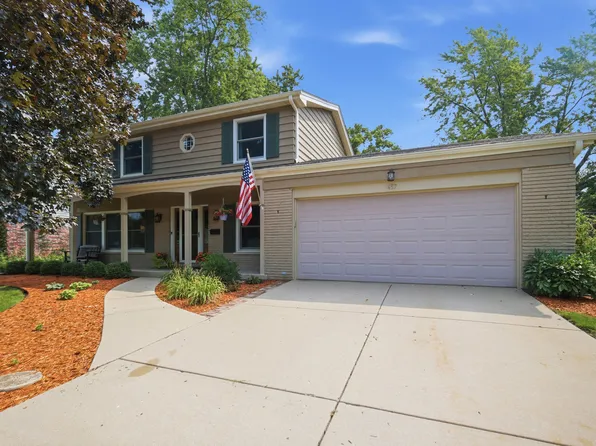 457 N Stark Dr, Palatine, IL 60074