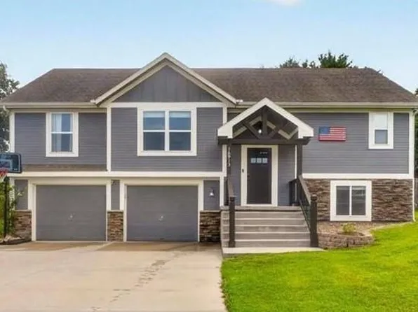 16913 Juniper Dr, Basehor, KS 66007