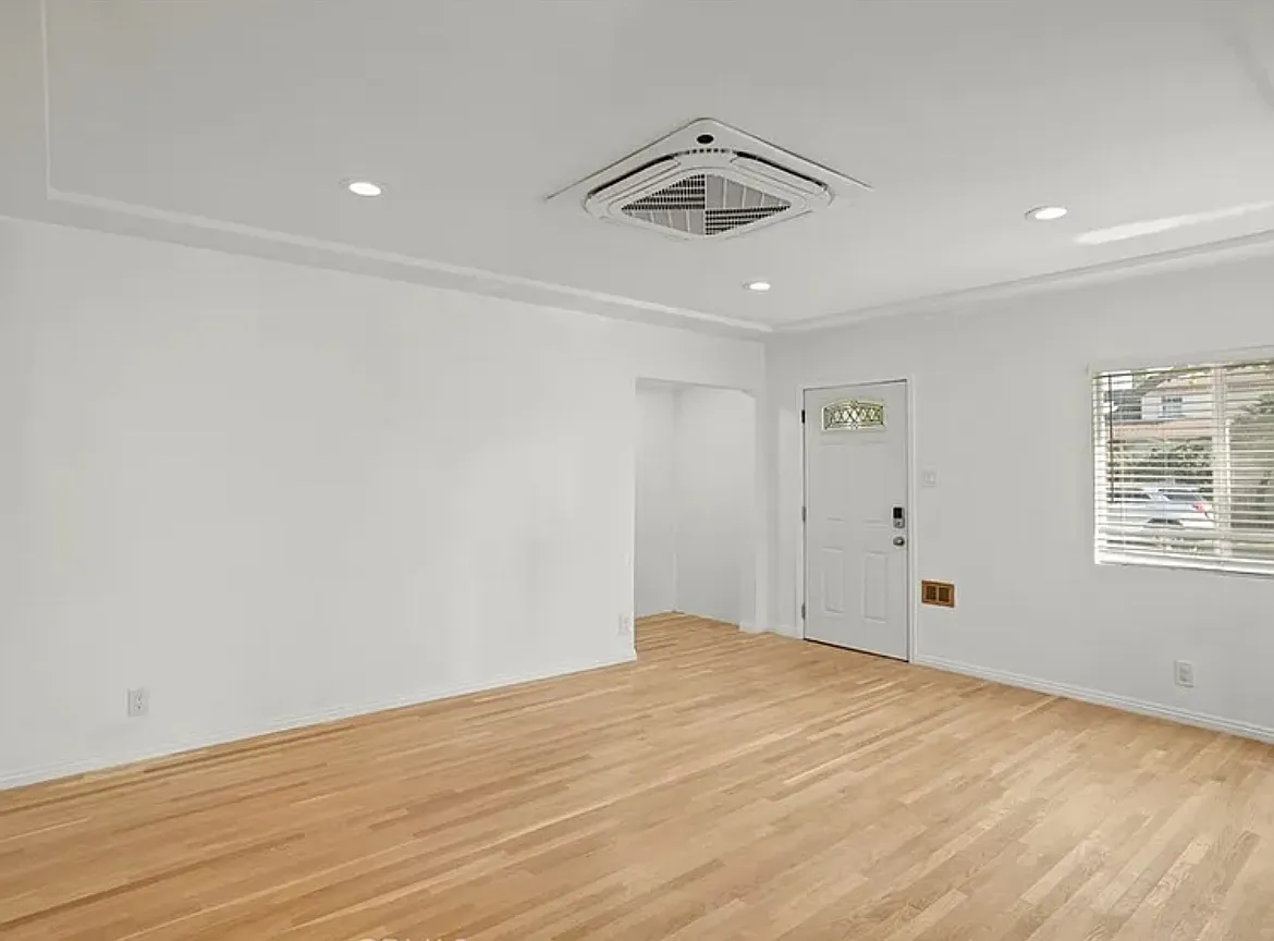 2 bed, $2,800 — Photo 2