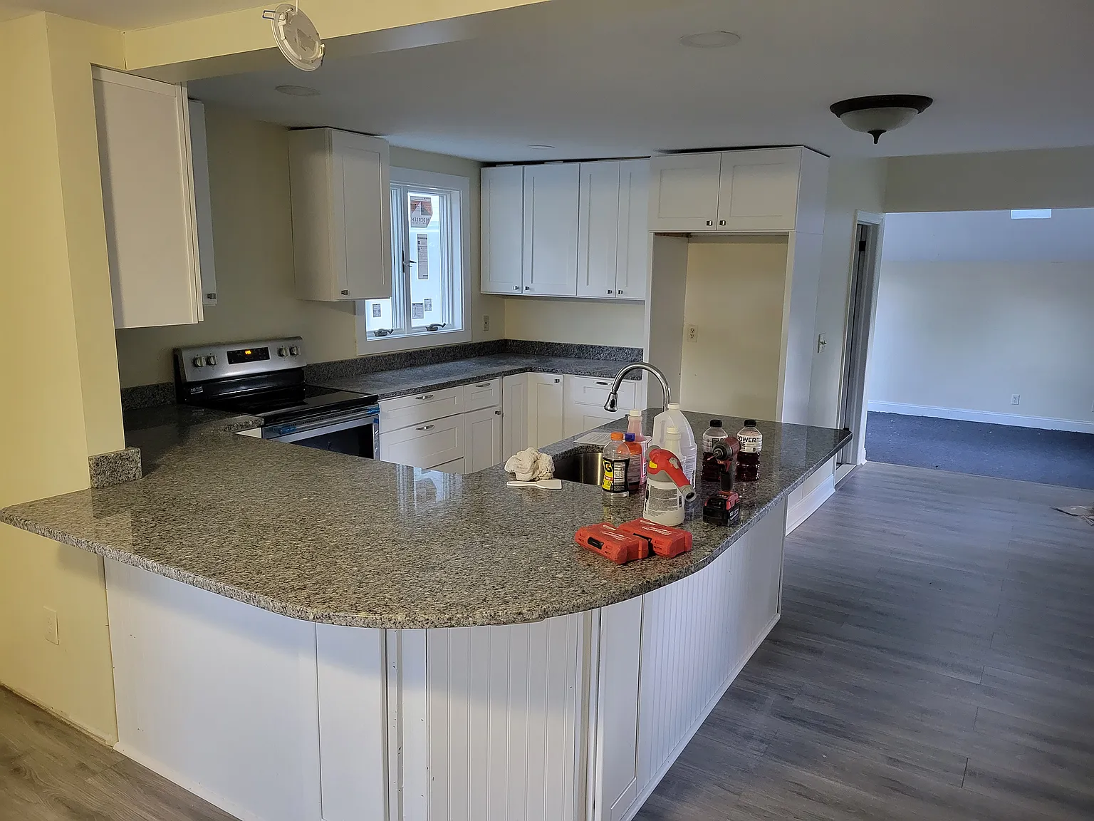 3 bed, 1.5 bath, 1100 sqft, $2,300 — Photo 1