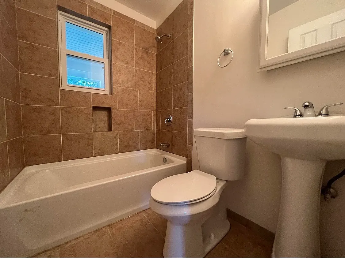4 bed, 1458 sqft, $1,200 — Photo 4