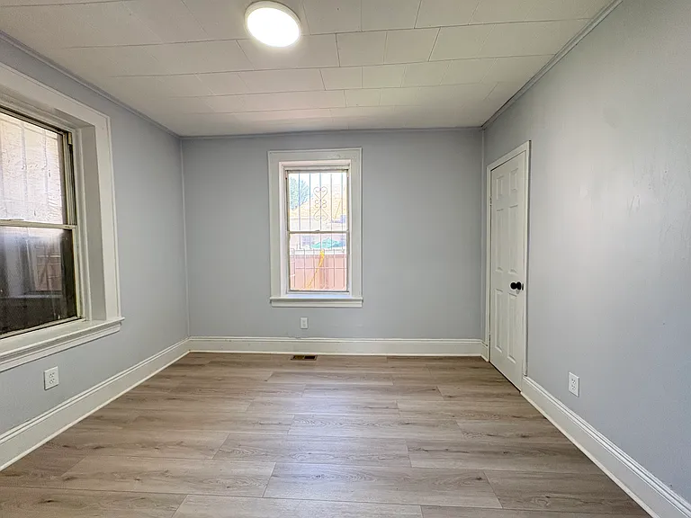 401 Marshall St #1L — Photo 3