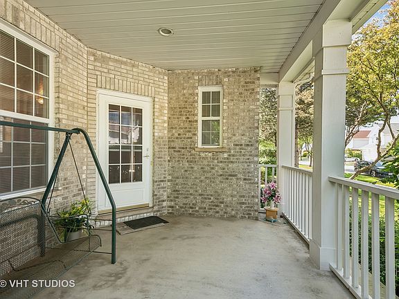 4th image of 2408 Pinecrest Ln