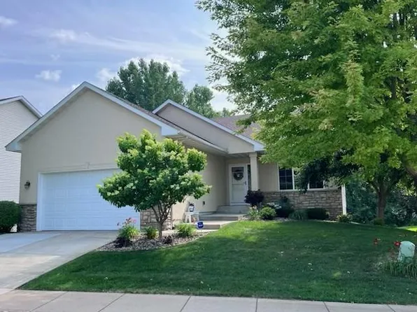2637 Wilds Ln NW, Prior Lake, MN 55372