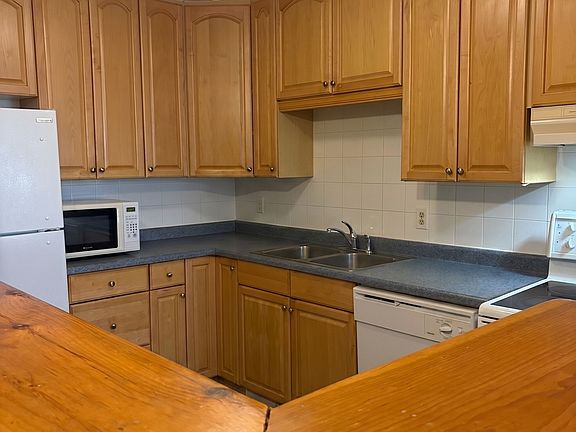 4th image of 900 Dynes Rd #1708